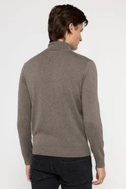 Camisola de gola alta