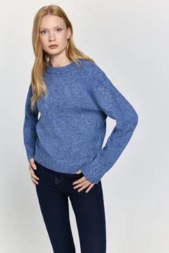 Camisola de gola caixa com detalhes em trança
