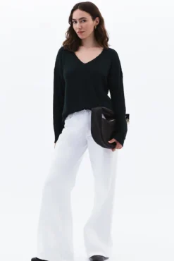 Camisola de gola em bico