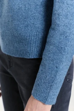 Camisola de gola grossa com malha abotoada