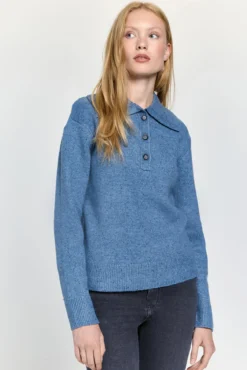 Camisola de gola grossa com malha abotoada