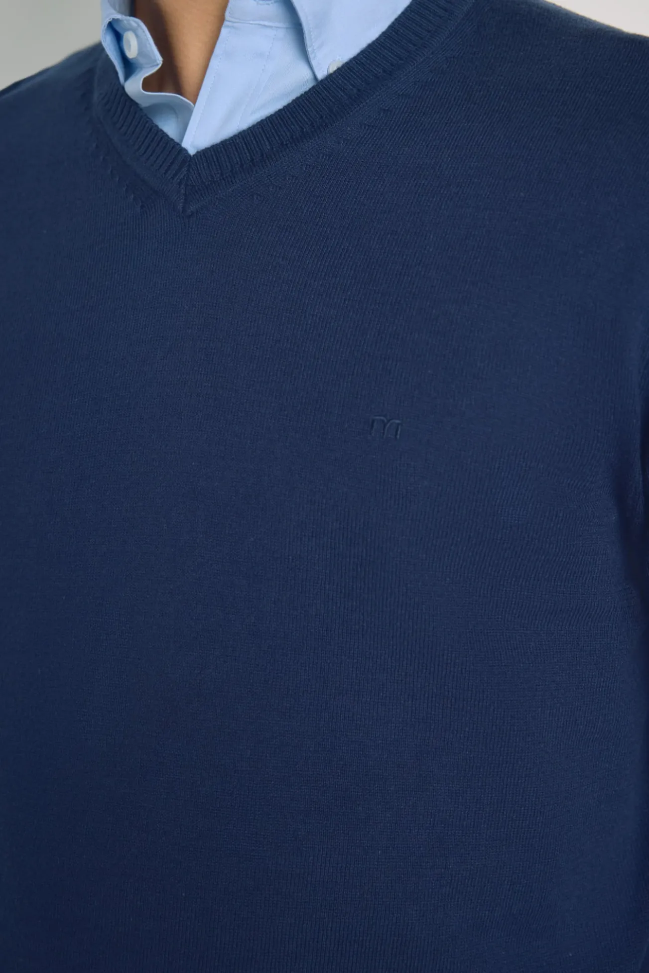 Camisola gola em bico