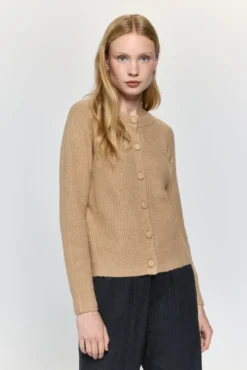Cardigan de malha com botões forrados