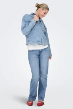 Casaco denim bolsos frontais