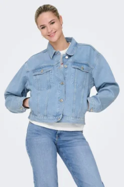 Casaco denim bolsos frontais