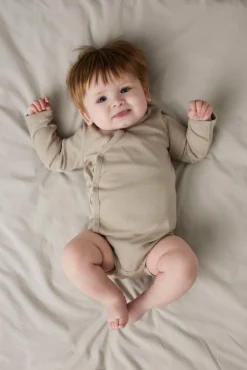 Conjunto de dois bodys neutros para bebé
