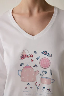 Conjunto de pijama de manga comprida com estampado de xícara de chá e gola em V