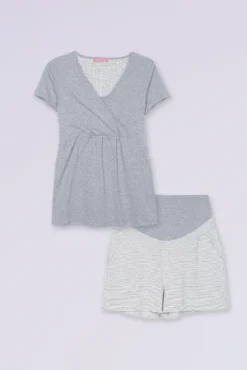 Conjunto de pijama listrado