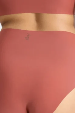 Cueca alta sem costuras