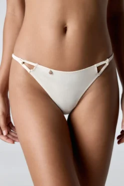 Cueca Brasileira Creme Peônia
