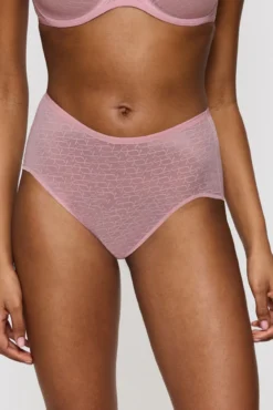 Cueca clássica de renda renda alta