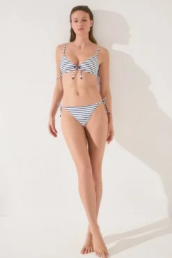 Cueca de biquíni brasileira cueca com riscas azul marinho