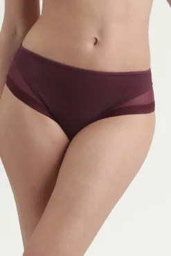 Cueca de microfibra e tule