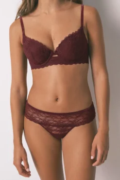 Cueca larga de renda bordô