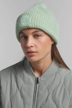 Gorro tricot com logo verde