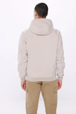 Jaqueta softshell com capuz