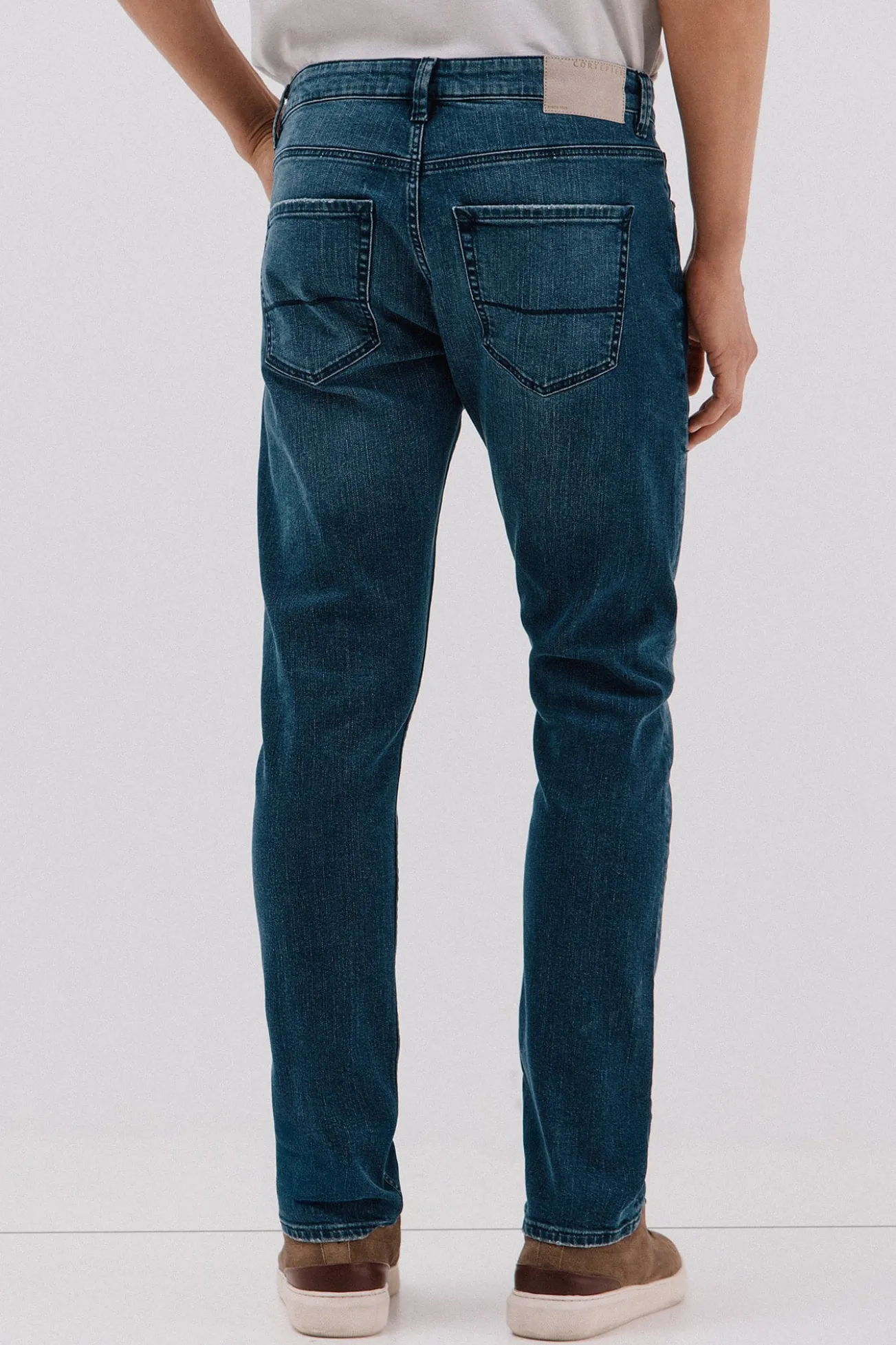 Jeans corte ajustado