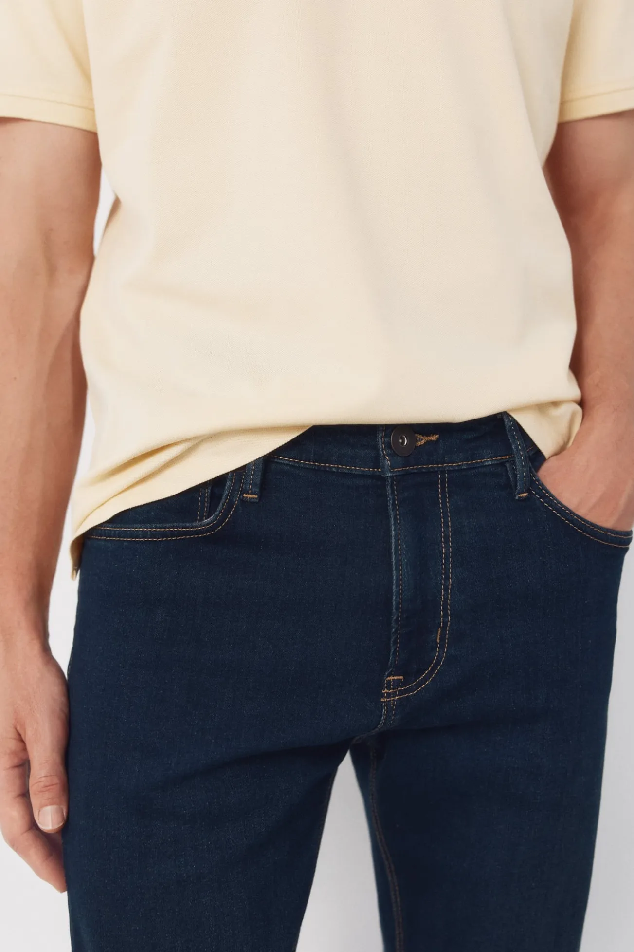 Jeans corte ajustado