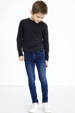 Jeans de menino