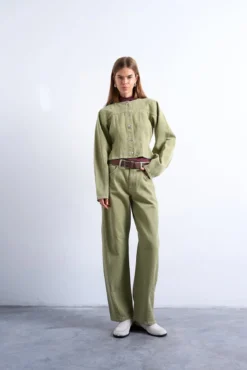 Jeans jeans com modelagem cano curto
