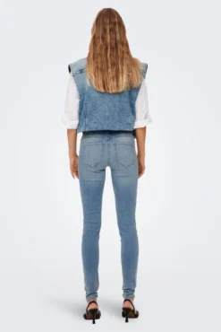 Jeans skinny tiro medio