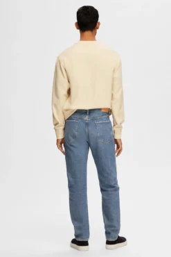 Jeans Slim Fit confecionados com algodão orgânico