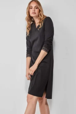 Long nightgown with lace detail