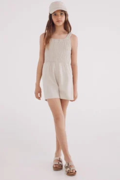 Macacão curto de linho para menina