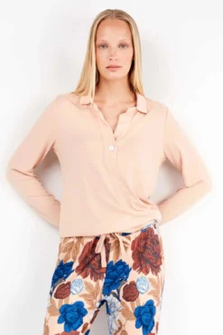 Pijama com estampado floral