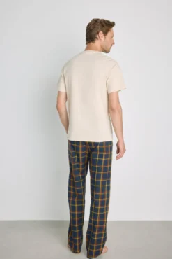 Pijama de malha e tecido