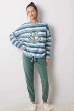 Pijama de polar riscas com estrela de Harry Potter