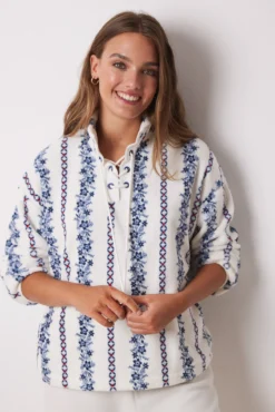Pijama longo de lã polar com flores