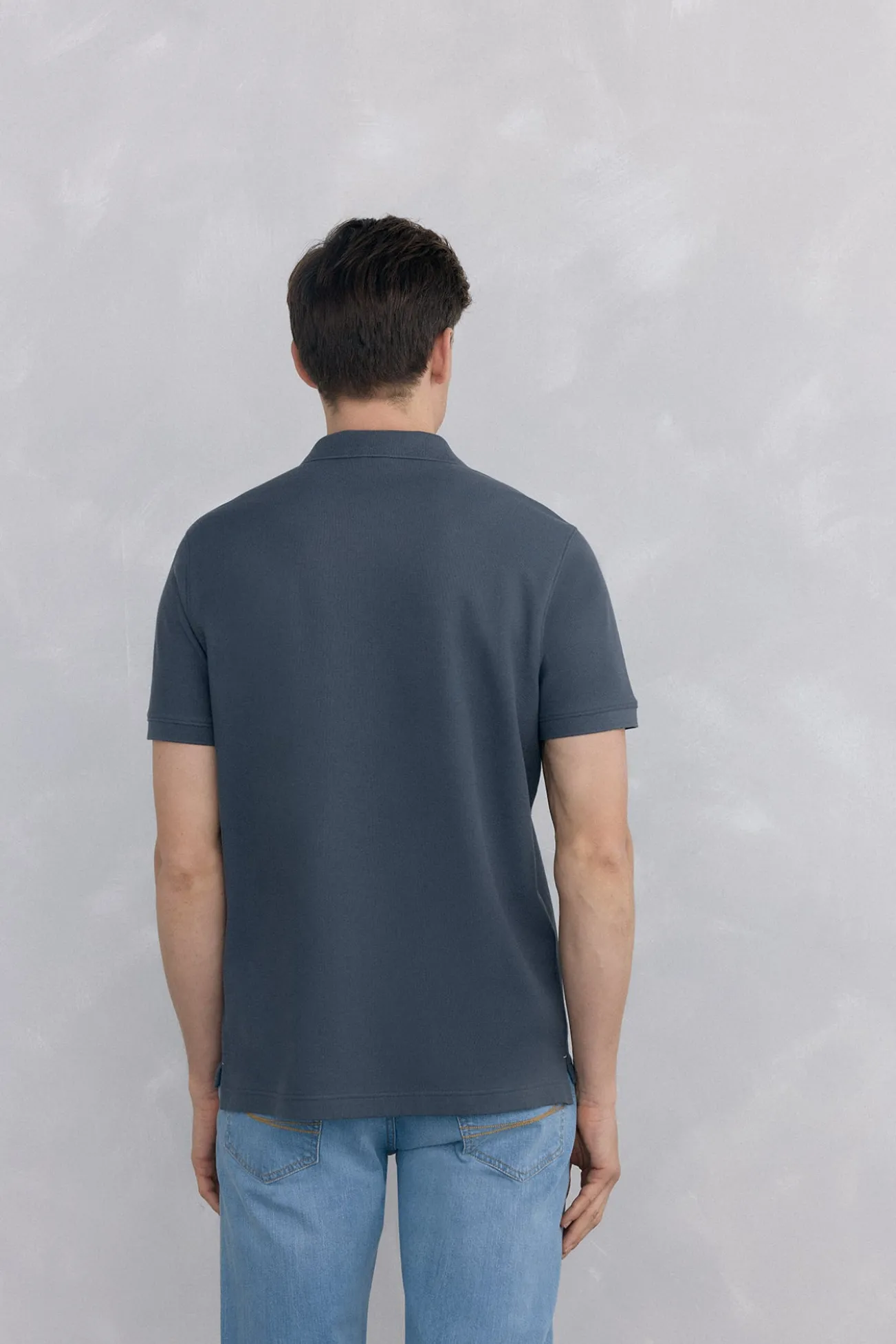 Polo básico em piqué