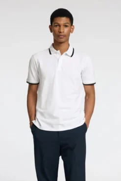 Polo de manga curta em piqué