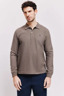 Polo manga comprida com logo bordado