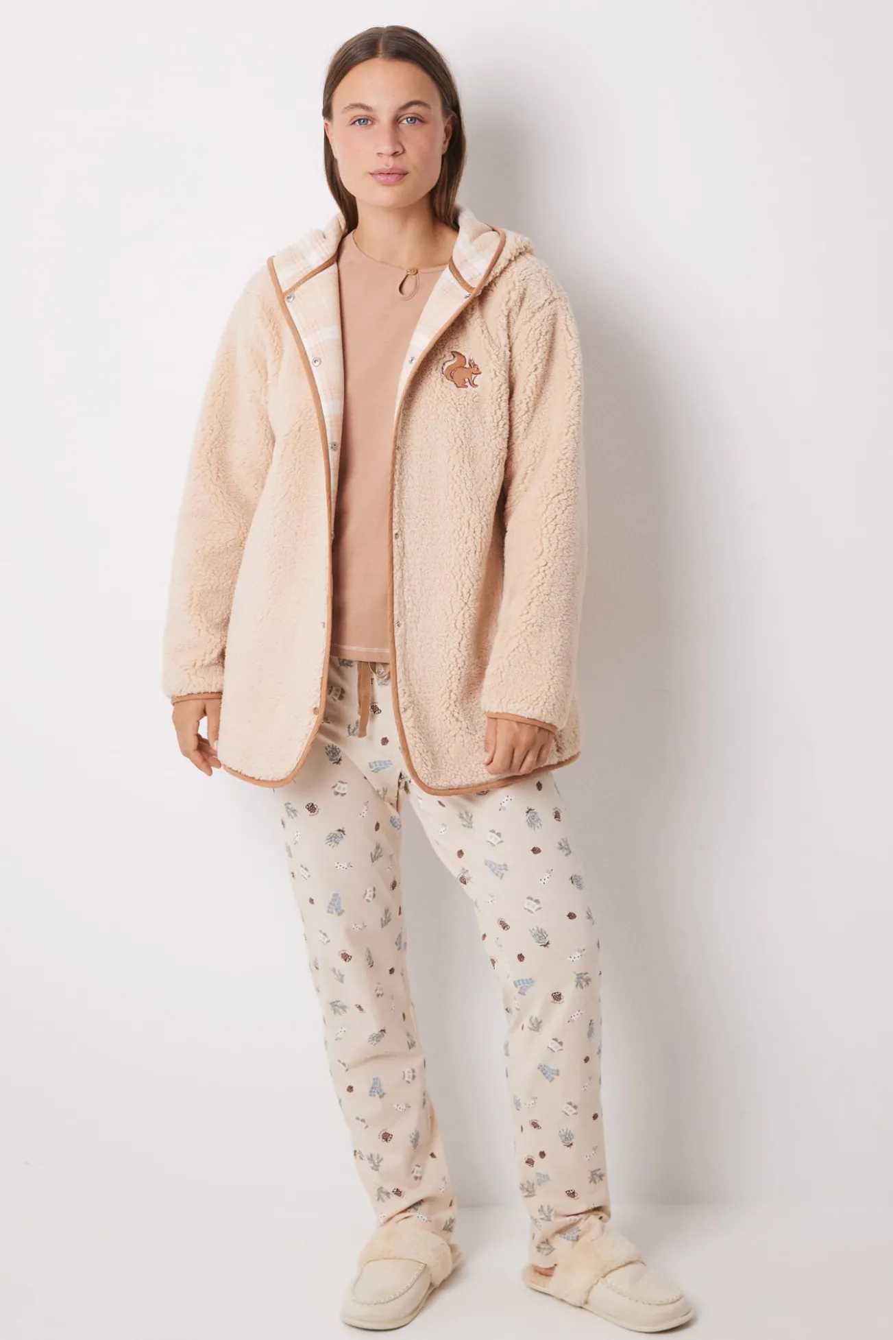 Robe curto de borrego arenoso