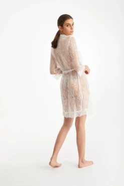 Robe curto quimono renda