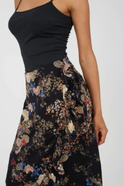 Saia com estampado floral