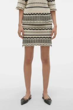 Saia curta de malha