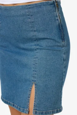 Saia curta denim com abertura lateral