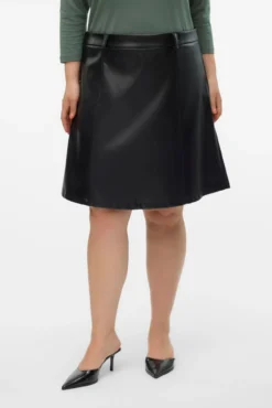 Saia curta efeito pele plus size