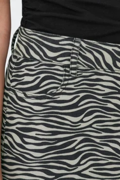 Saia curta jeans