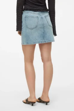 Saia denim curta de corte alta
