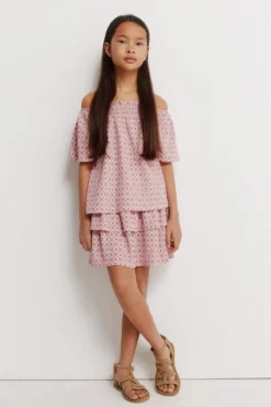 Saia IKAT menina