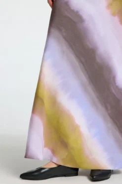 Saia Midi Tie Dye confeccionada em viscose