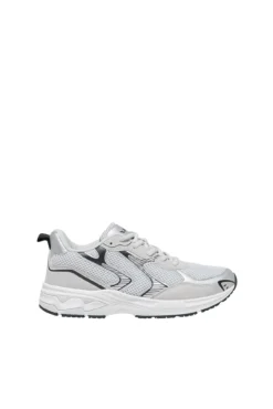 Sapatos esportivos de malha com cadarço