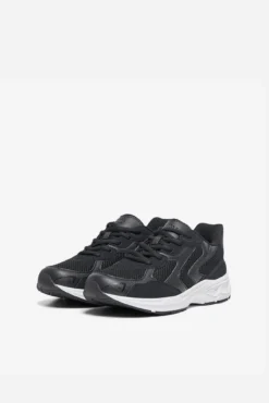 Sapatos esportivos de malha com cadarço