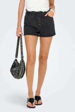 Short denim