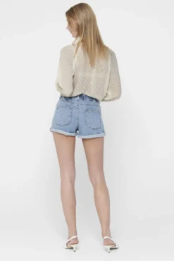 Short denim