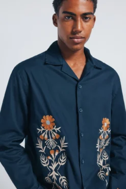 Sobrecamisa bordada